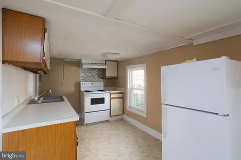 106 S 6th St, Denton, MD 21629 photo 6