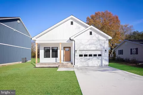 8 Sunrise Ave, Ridgely, MD 21660