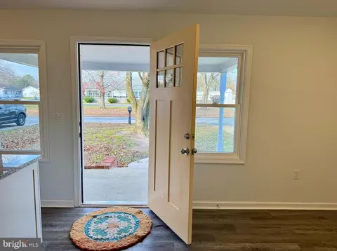 Entry Way - 318 Carter Ave, Denton, MD 21629 photo 1 of 4