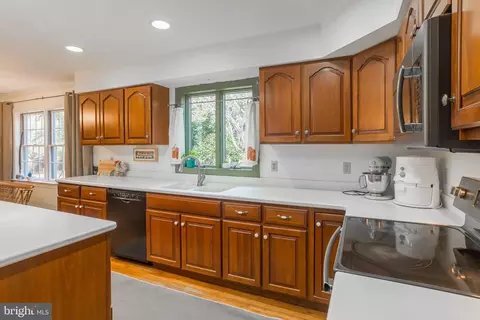 Kitchen - 7904 Clark Rd, Denton, MD 21629 photo 5 of 6