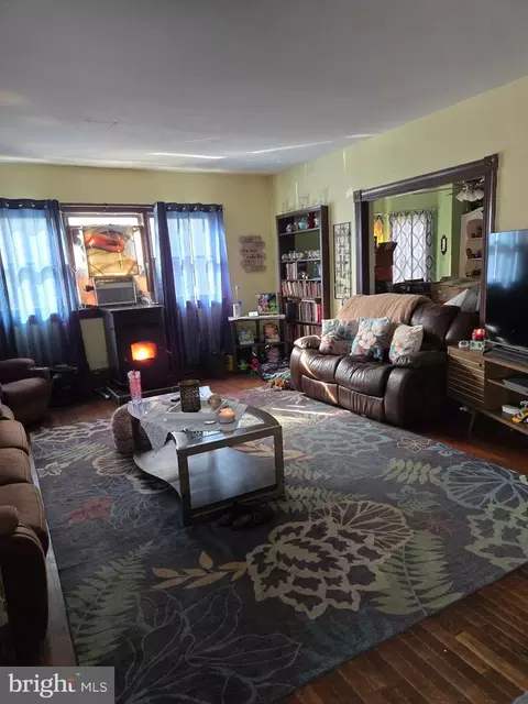 Entry Way - 126 Maple Ave, Preston, MD 21655 photo 2 of 3