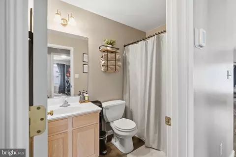 Entry Way - 1303 Fairfield Ct, Denton, MD 21629 photo 5 of 5