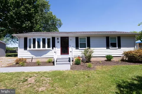 12 N Maple Ave, Ridgely, MD 21660