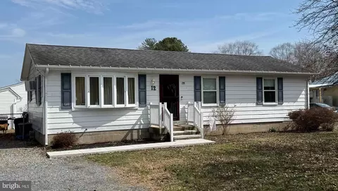 12 N Maple Ave, Ridgely, MD 21660