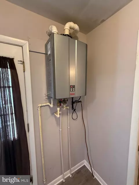 Entry Way - 341 Academy Ave, Denton, MD 21629 photo 1 of 1