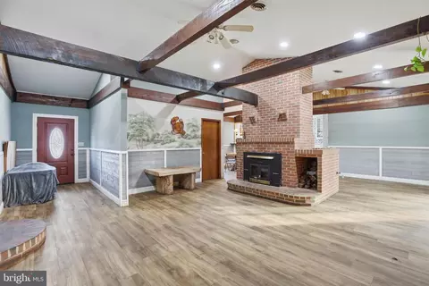 Entry Way - 20915 Dover Bridge Rd, Preston, MD 21655 photo 1 of 3