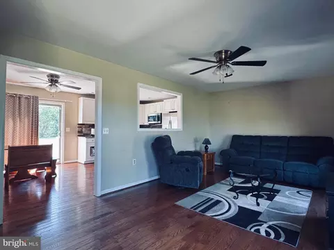 Living - 147 Mill St, Preston, MD 21655 photo 1 of 4