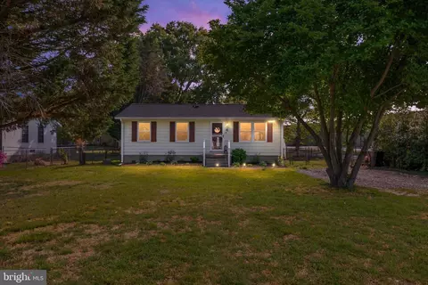 4 Maple Ave, Ridgely, MD 21660