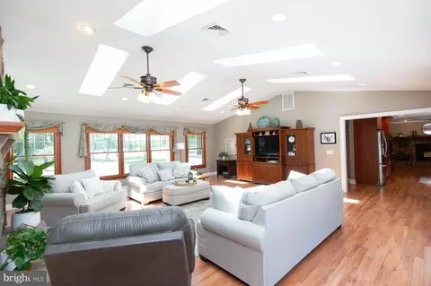Living - 3547 Prchal Rd, Preston, MD 21655 photo 4 of 4