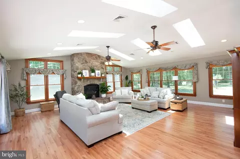 Living - 3547 Prchal Rd, Preston, MD 21655 photo 3 of 4