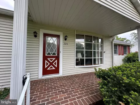 705 S 2nd St, Denton, MD 21629 photo 3
