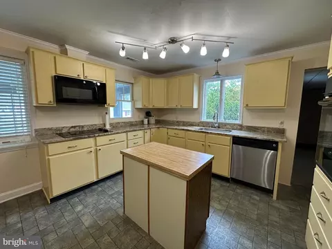 705 S 2nd St, Denton, MD 21629 photo 8