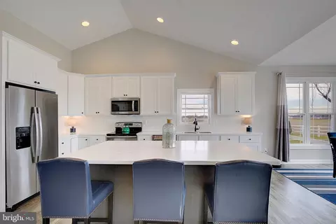 Kitchen - 11421 Maplewood Dr, Ridgely, MD 21660 photo 4 of 9
