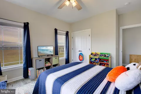 Bedroom - 11421 Maplewood Dr, Ridgely, MD 21660 photo 6 of 6