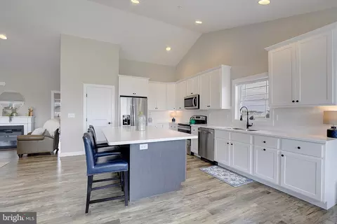 Kitchen - 11421 Maplewood Dr, Ridgely, MD 21660 photo 8 of 9