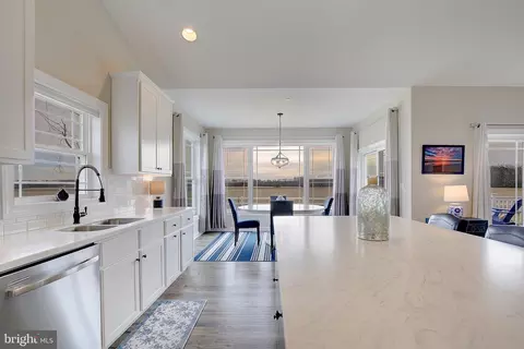 Kitchen - 11421 Maplewood Dr, Ridgely, MD 21660 photo 6 of 9