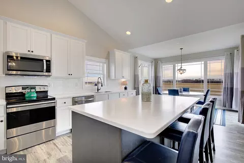 Kitchen - 11421 Maplewood Dr, Ridgely, MD 21660 photo 3 of 9