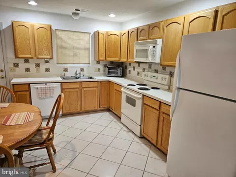 Kitchen - 1308 Chesapeake Dr, Denton, MD 21629 photo 2 of 2