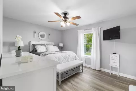 Bedroom - 25485 Hignutt Rd, Denton, MD 21629 photo 1 of 6