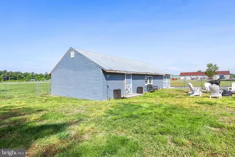Exterior - 25485 Hignutt Rd, Denton, MD 21629 photo 8 of 11