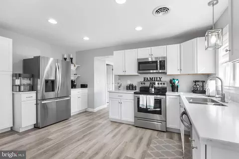 Kitchen - 25485 Hignutt Rd, Denton, MD 21629 photo 2 of 2