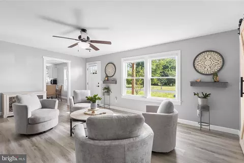 Living - 25485 Hignutt Rd, Denton, MD 21629 photo 1 of 2