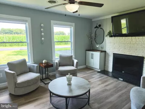 Living - 25485 Hignutt Rd, Denton, MD 21629 photo 2 of 2
