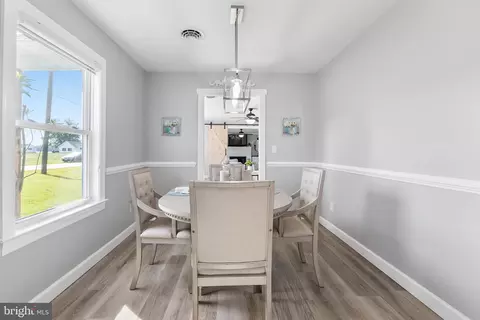 Dining - 25485 Hignutt Rd, Denton, MD 21629 photo 2 of 4