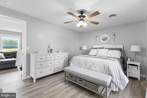 Bedroom - 25485 Hignutt Rd, Denton, MD 21629 photo 2 of 6
