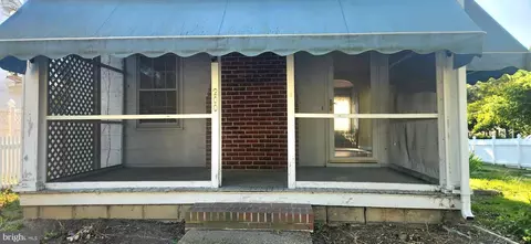 Exterior - 200 S 2nd, Denton, MD 21629 photo 2 of 2