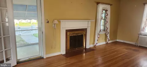 Living - 200 S 2nd, Denton, MD 21629 photo 2 of 2