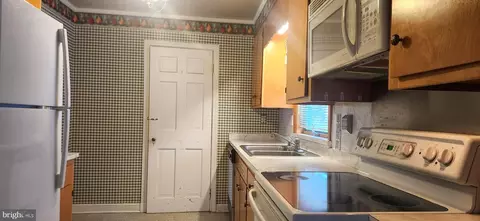 Entry Way - 200 S 2nd, Denton, MD 21629 photo 2 of 6