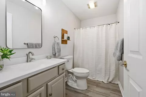 Bath - 8047 Laurel Ln, Denton, MD 21629 photo 4 of 4