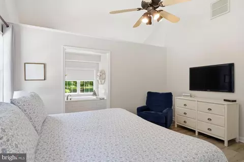 Bedroom - 8047 Laurel Ln, Denton, MD 21629 photo 2 of 9