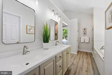 Bath - 8047 Laurel Ln, Denton, MD 21629 photo 3 of 4