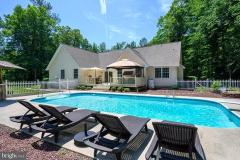 Exterior - 8047 Laurel Ln, Denton, MD 21629 photo 6 of 11