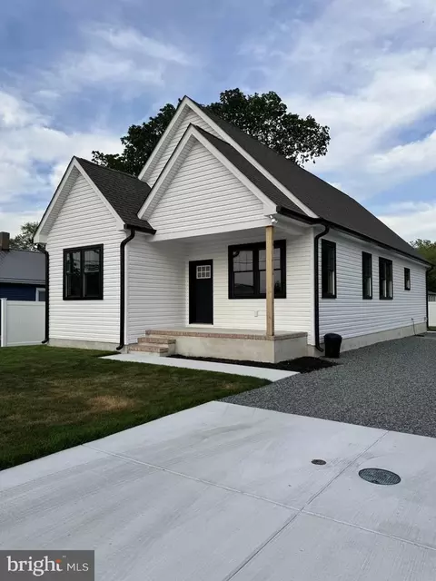 110 N School St, Greensboro, MD 21639