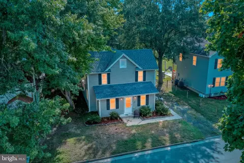 306 Caroline Ave, Ridgely, MD 21660