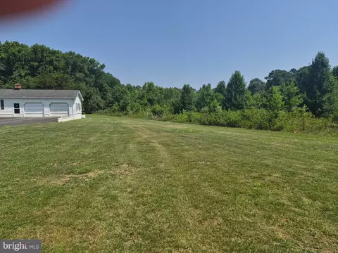 Exterior - 1043 Camp Rd, Denton, MD 21629 photo 4 of 5