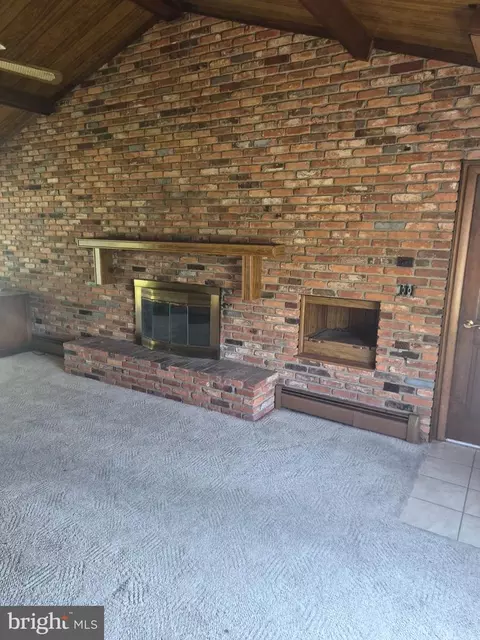 Living - 1043 Camp Rd, Denton, MD 21629 photo 1 of 2