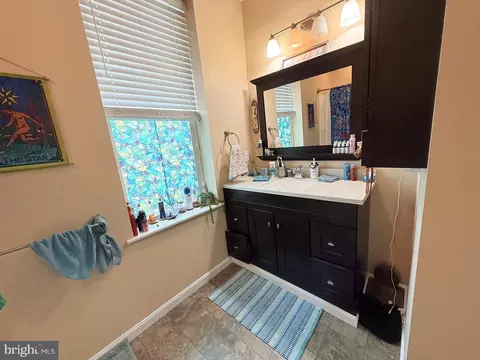 Bath - 1 Central Ave, Ridgely, MD 21660 photo 2 of 3
