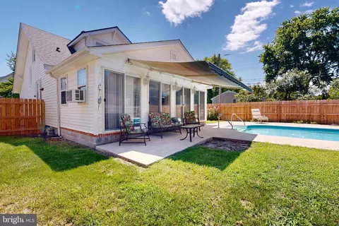 Exterior - 222 S 3rd St, Denton, MD 21629 photo 4 of 11