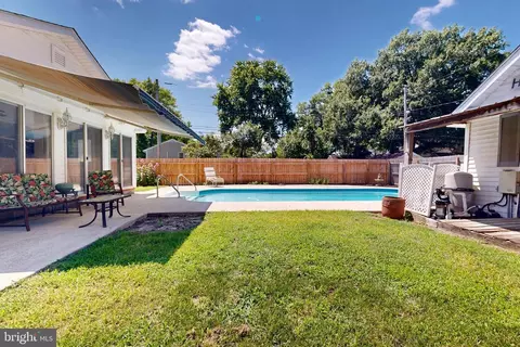 Exterior - 222 S 3rd St, Denton, MD 21629 photo 5 of 11