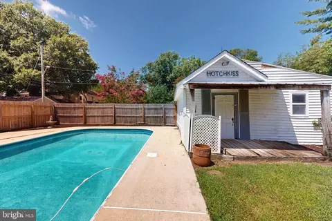 Exterior - 222 S 3rd St, Denton, MD 21629 photo 9 of 11