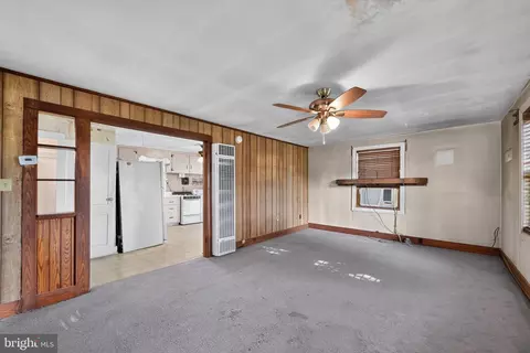 Living - 6132 Harmony Rd, Preston, MD 21655 photo 3 of 3