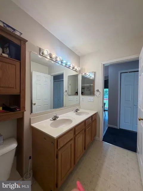 Bath - 325 Carter Ave, Denton, MD 21629 photo 3 of 3