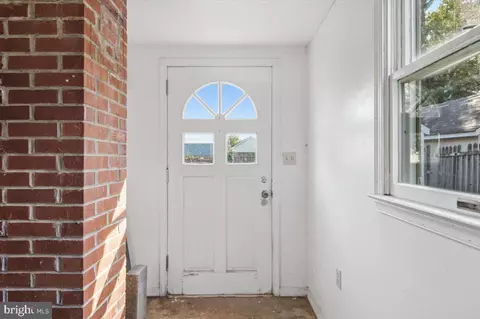 Entry Way - 158 Wright St, Preston, MD 21655 photo 3 of 4