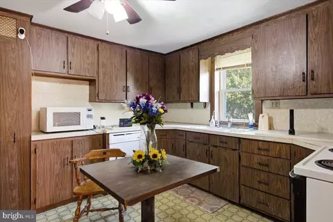 Kitchen - 158 Wright St, Preston, MD 21655 photo 2 of 2