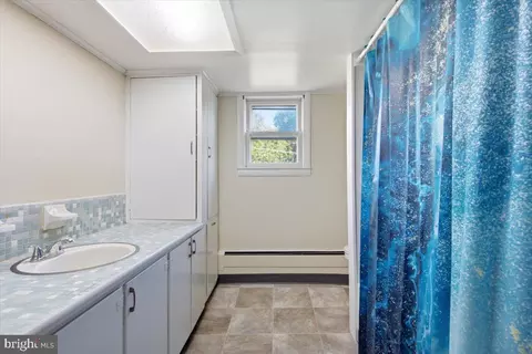 Bath - 158 Wright St, Preston, MD 21655 photo 2 of 2
