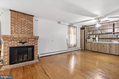 Living - 158 Wright St, Preston, MD 21655 photo 2 of 3